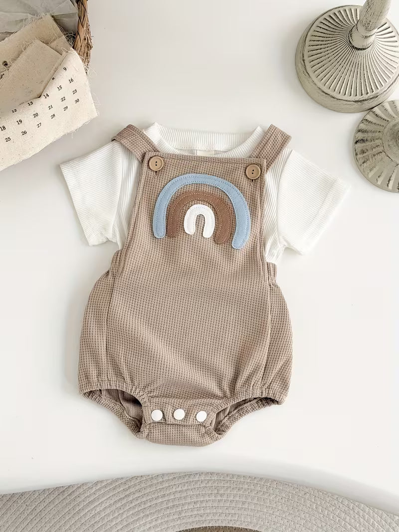 Short-Sleeve T-Shirt And a Bib Triangle Romper