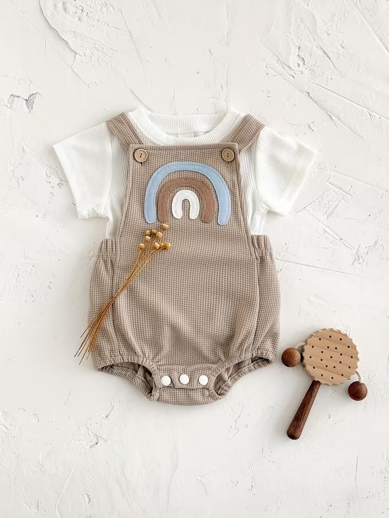 Short-Sleeve T-Shirt And a Bib Triangle Romper