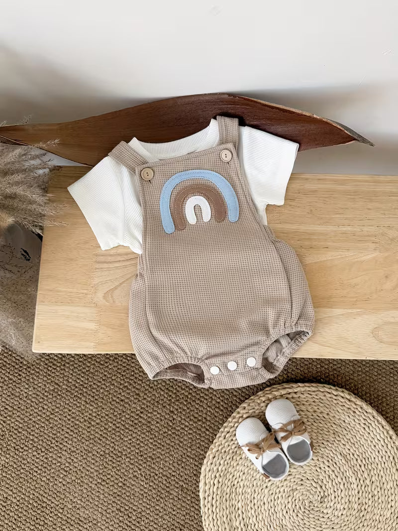 Short-Sleeve T-Shirt And a Bib Triangle Romper